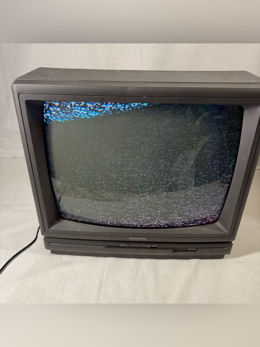 Retro Philips Magnavox 19PRC23121 19-inch CRT Television/ No Remote